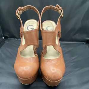 Guess Tan Pumps